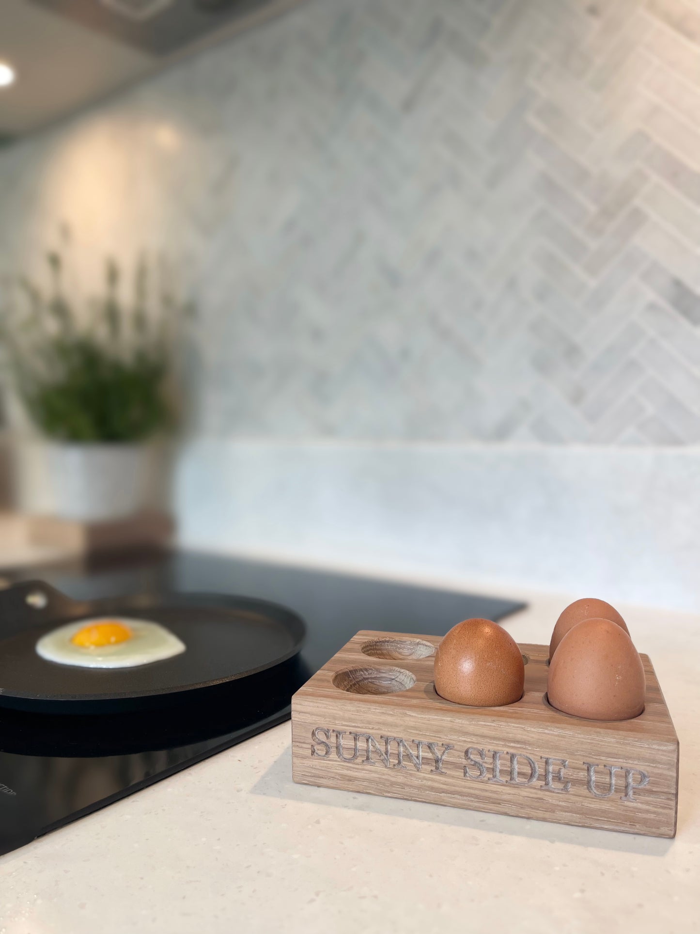6 Egg Oak Holder